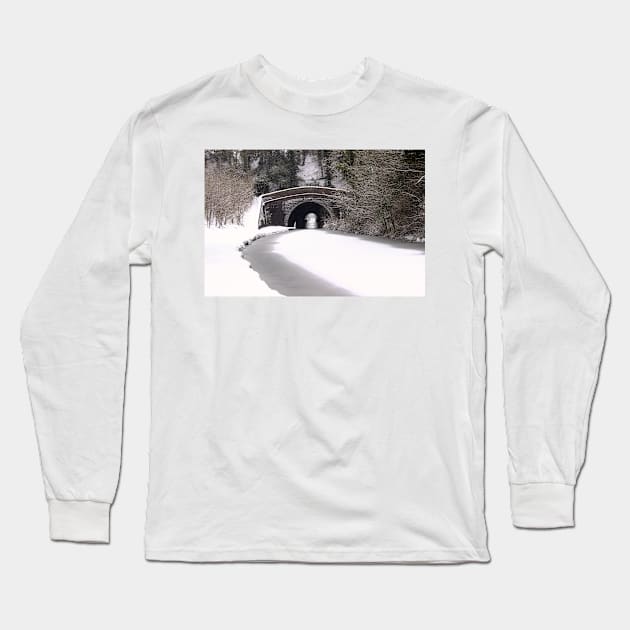 Snowing on the canal at Newbold Long Sleeve T-Shirt by avrilharris